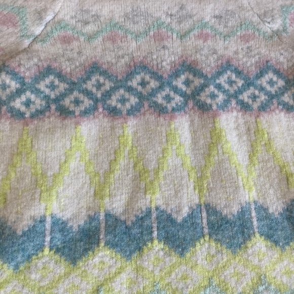 Loft crew neck Sweater white with pink , gray , blue , yellow beautiful pattern - Picture 8 of 13